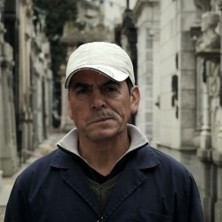 Los fragmentos en los pliegues de nuestra memoria. “Tierra de los padres”